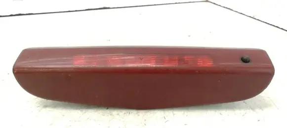 Third/center stoplight