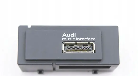 Audi A3 S3 8V USB socket connector 8V0035736
