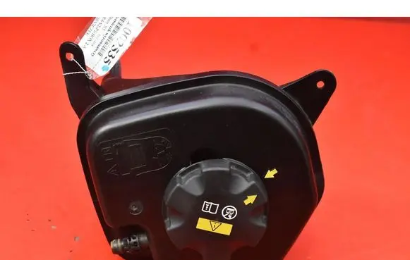 BMW X5M F85 Coolant expansion tank/reservoir 7647290
