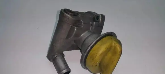 Opel Vectra C Oil filler cap 5519525