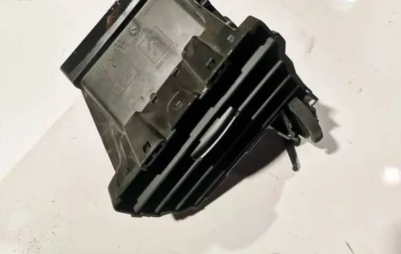 Citroen C5 Dash center air vent grill 9682425477