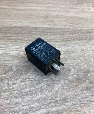 Volkswagen PASSAT B4 Other relay 431955535