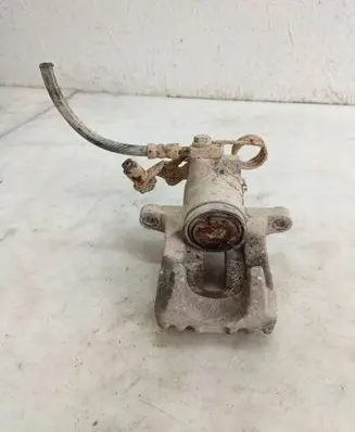 Volkswagen PASSAT B5 Rear brake caliper