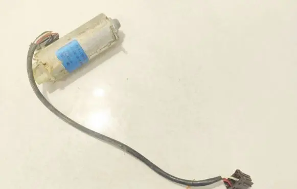 Mercedes-Benz S W221 Seat adjustment motor 0130002568 901354-101