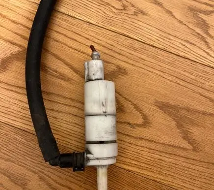 Mercedes-Benz E W211 Headlight washer pump A0345455328