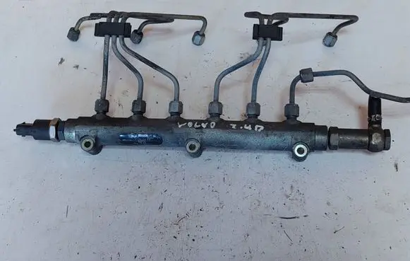 Volvo V70 Fuel main line pipe 8658252 004253