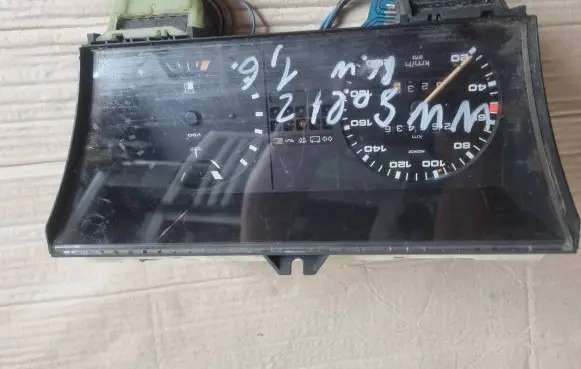 Volkswagen Golf II Speedometer (instrument cluster)
