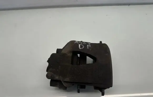 Volkswagen Golf VI Front brake caliper