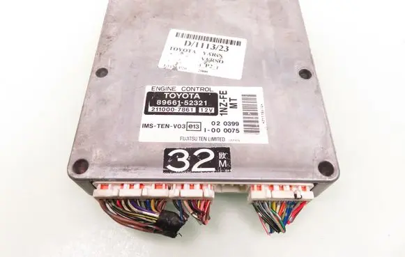 Toyota Yaris Verso Engine control unit/module 2110007861 8966152321