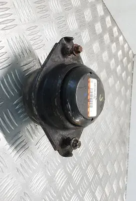 Mercedes-Benz R W251 Engine mount bracket A2512404117