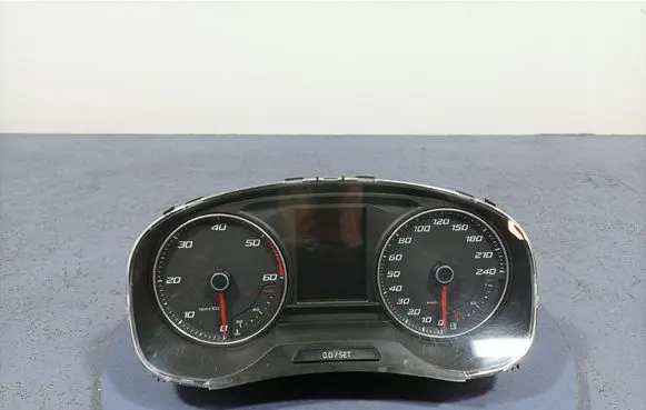 Speedometer (instrument cluster)