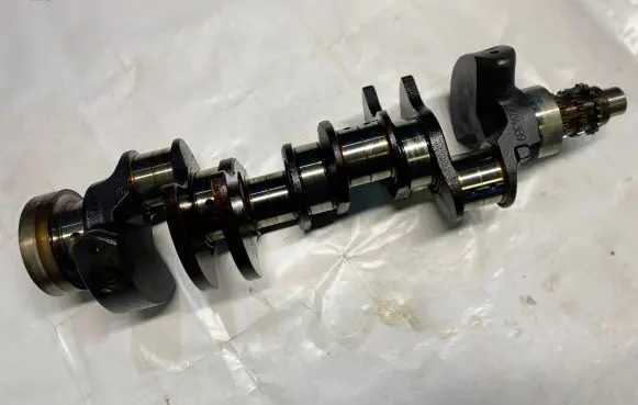 BMW 7 E65 E66 Crankshaft 7504389 75197653 75197653A