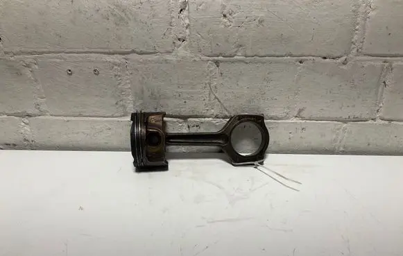 BMW 3 E90 E91 Piston with connecting rod 