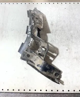 Volkswagen Golf Plus Bumper support mounting bracket corner 5M0807376A
