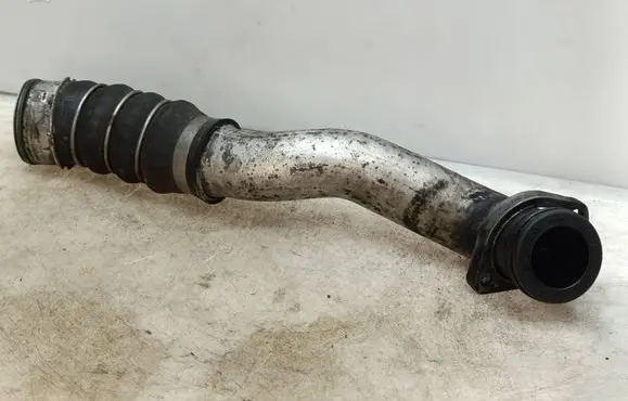 BMW 3 E90 E91 Intercooler hose/pipe 7788342