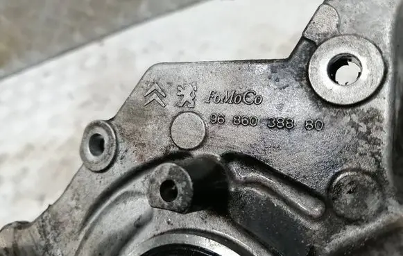 Citroen C4 Grand Picasso Oil pump 9686038880