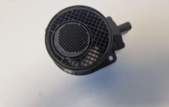 Volkswagen Touran I Mass air flow meter 074906461B