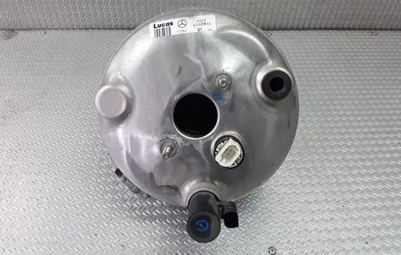 Mercedes-Benz S W220 Brake booster A0054302430