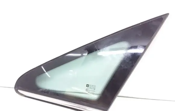 Opel Zafira B Front triangle window/glass 13123922 AS2