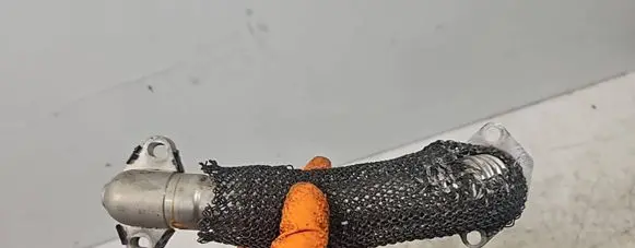 Ford Focus EGR valve line/pipe/hose 19351H01 9674950180