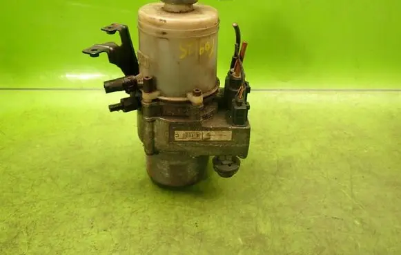 Skoda Fabia Mk1 (6Y) Power steering pump 6Q0423155AD