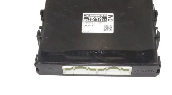 Toyota Avensis T270 Engine control unit/module 8969005160