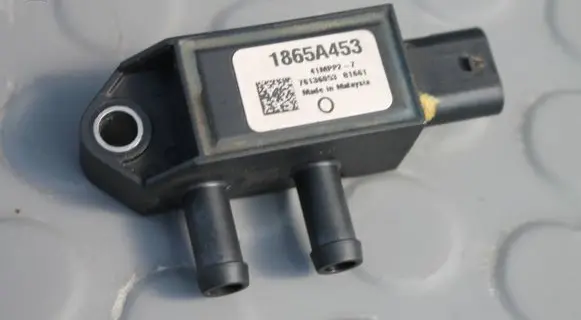 Mitsubishi Eclipse Cross Exhaust gas pressure sensor 1865A453 CZUJNIK-CISNIENIA CZUJNIK-SPALIN