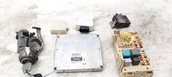 Toyota Avensis T250 Engine ECU kit and lock set 1758008292 8966105A40 MB1758008292