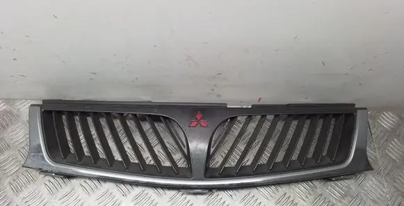 Mitsubishi Carisma Front bumper upper radiator grill XR245616