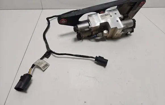 BMW X5 E70 Active stabilizer control/valve assembly 6794578 9224415 9225764