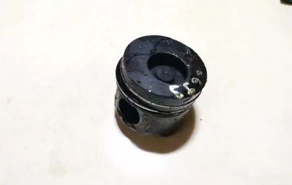 Renault Laguna II Piston 