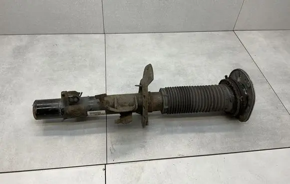 Land Rover Range Rover Evoque L538 Front shock absorber/damper GJ3218K001AA