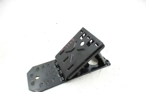 Volkswagen Tiguan Tool set 7L0860321A