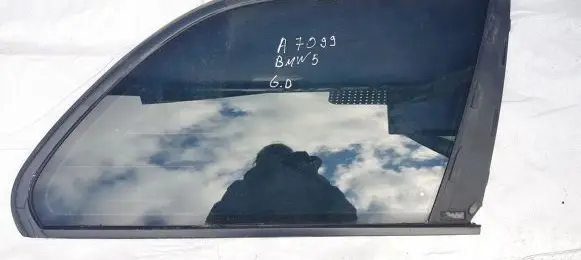 BMW 5 E39 Rear side window