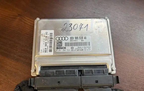 Audi A4 S4 B7 8E 8H Engine control unit/module 8E0909518AQ 0261208524