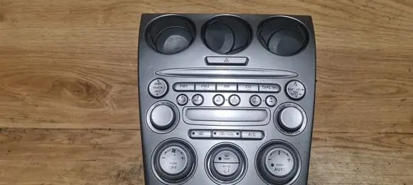 Mazda 6 Radio/CD/DVD/GPS head unit GJ6G66DSXG02