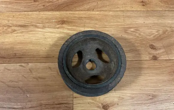 Hyundai Coupe Crankshaft pulley 