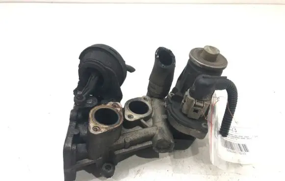 Volkswagen Golf VI EGR valve 