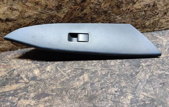 Mazda 3 II Electric window control switch BBM266370 BBM46844LI