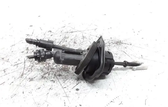 Mazda 3 I Clutch master cylinder