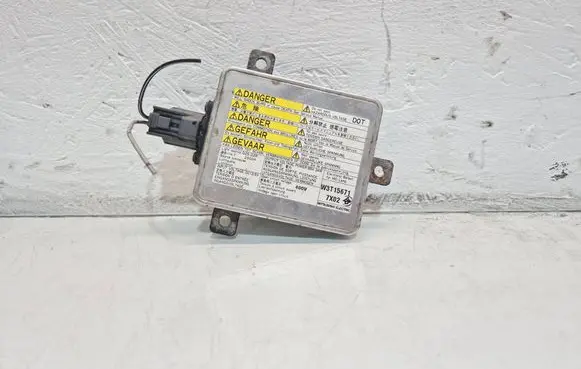 Mazda 5 Xenon control unit/module W3T15671