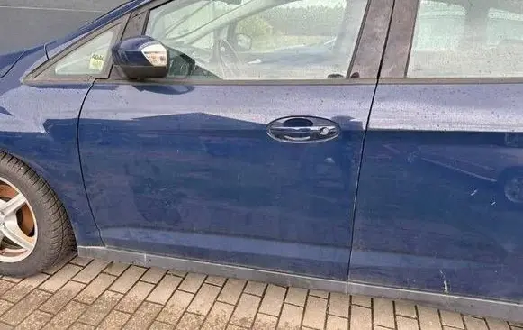 Ford C-MAX II Front door 