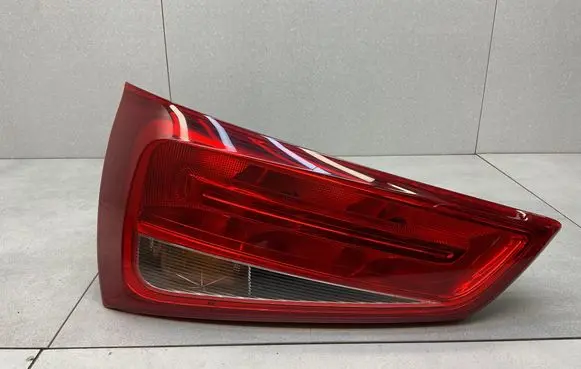 Audi A1 Tailgate rear/tail lights 8X0945093