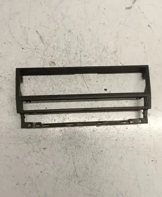 BMW 5 E39 Radio/GPS head unit trim 8247302