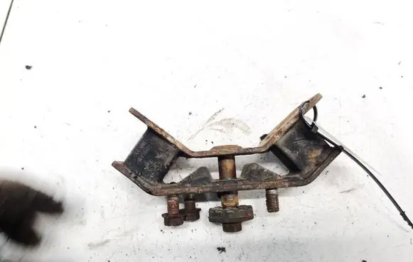 Subaru Legacy Engine mount bracket 41022AC220