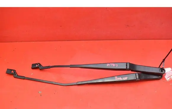 Volkswagen Golf Plus Front wiper blade arm 1Q1955410
