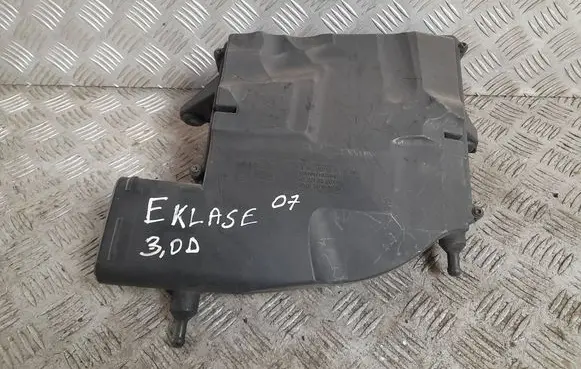 Mercedes-Benz E W211 Air filter box A6420901901