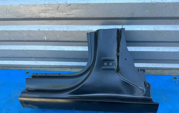 Audi A4 S4 B9 8W Fender mounting bracket 8W0809076A 482301S