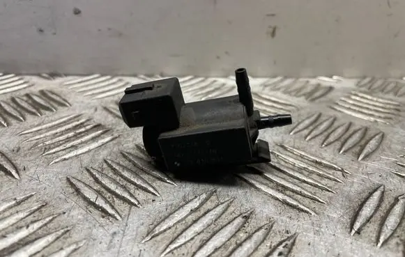 BMW 1 E81 E87 Turbo solenoid valve 7810831
