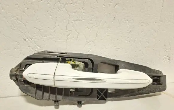 Ford S-MAX Front door exterior handle 01041400003 DS73F22464AE 132414D0RYB